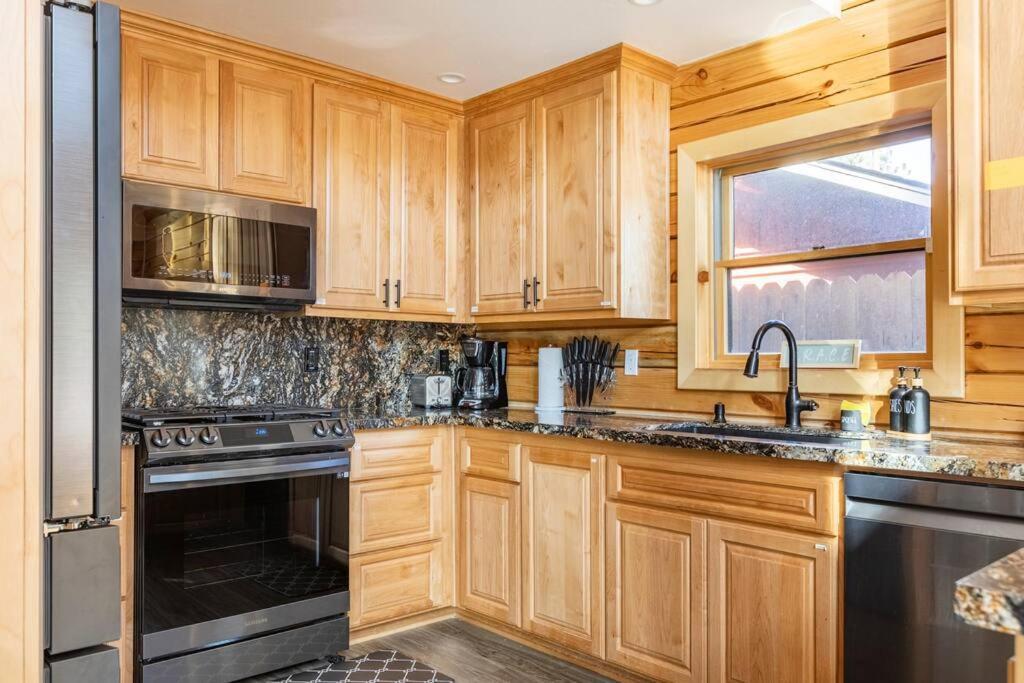 Modern Family Cabin Mins To Lake, Slopes & Hikes Big Bear City Exterior foto