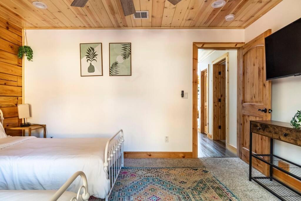 Modern Family Cabin Mins To Lake, Slopes & Hikes Big Bear City Exterior foto